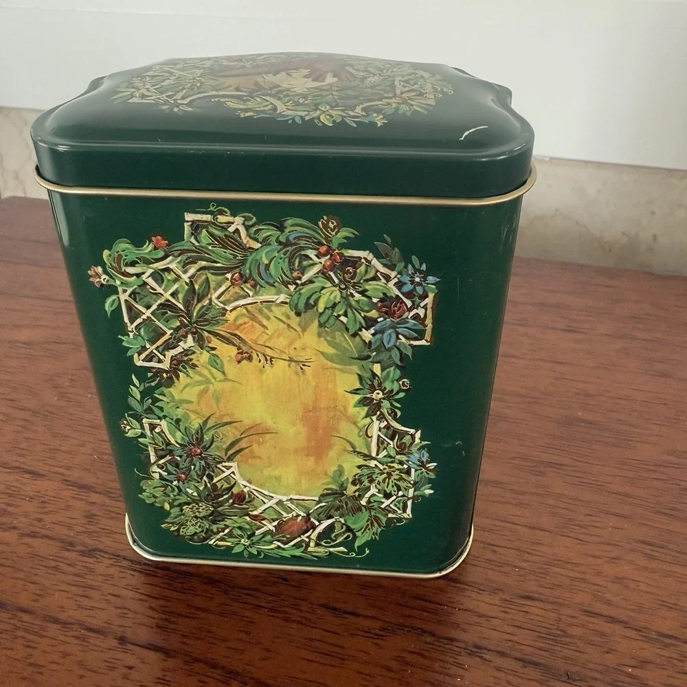 AVON Christmas Tin Canister empty Made in England 1981 Green Christmas Scene VTG